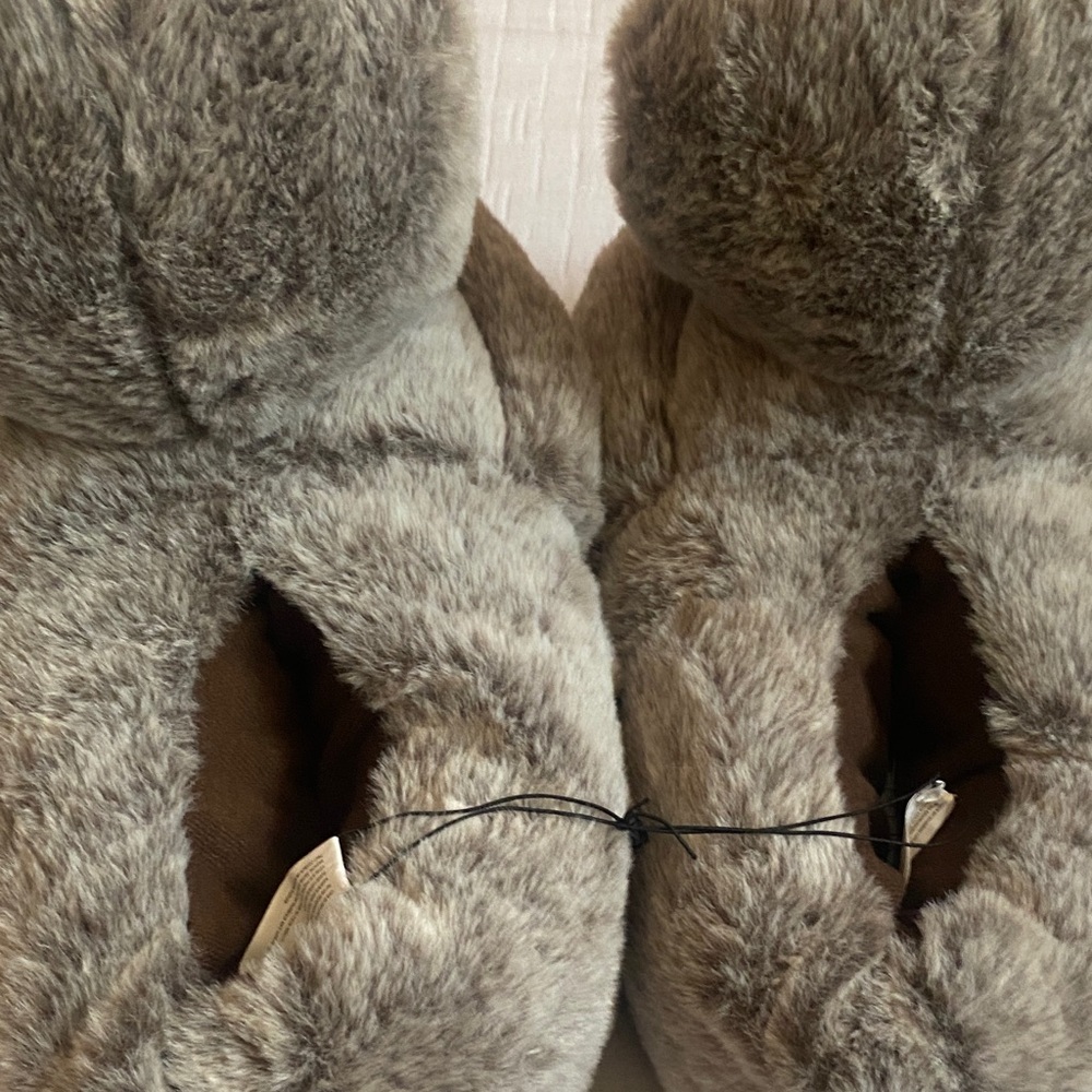 Cozy Sloth Plush Slippers - Gray and Brown - Picture 5 of 8